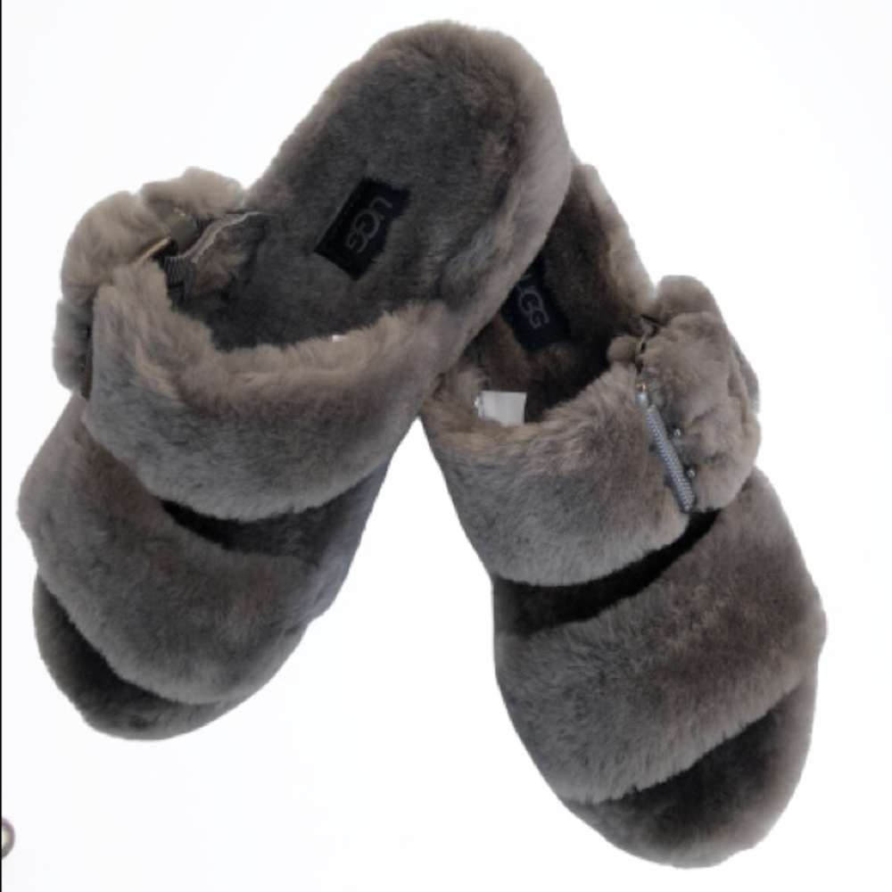 Ugg Fuzz Yeah slipper Grey sz 7